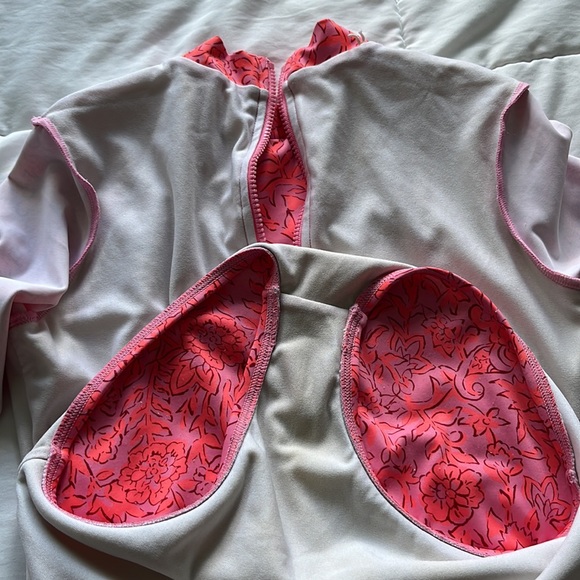 🌺 Billabong Girls long sleeve swimsuit 🌺 - Picture 5 of 7